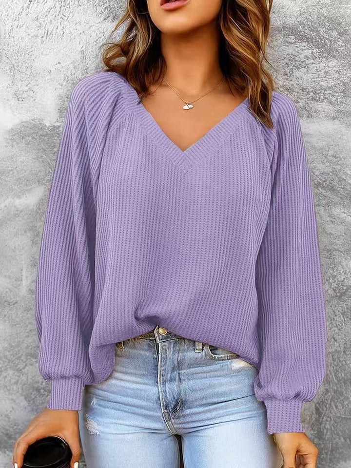 Sorvienne Relaxed Raglan Rib V Neck Jumper in Lilac