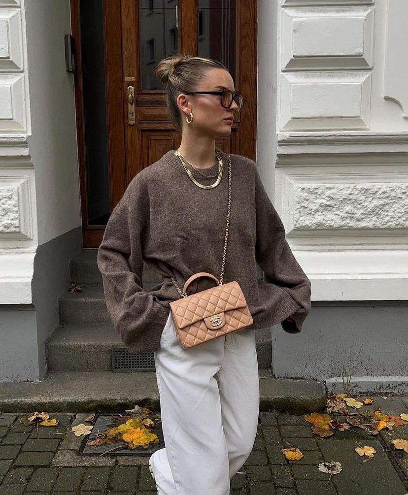 Sorvienne Relaxed Knitted Crew Neck Jumper in Brown