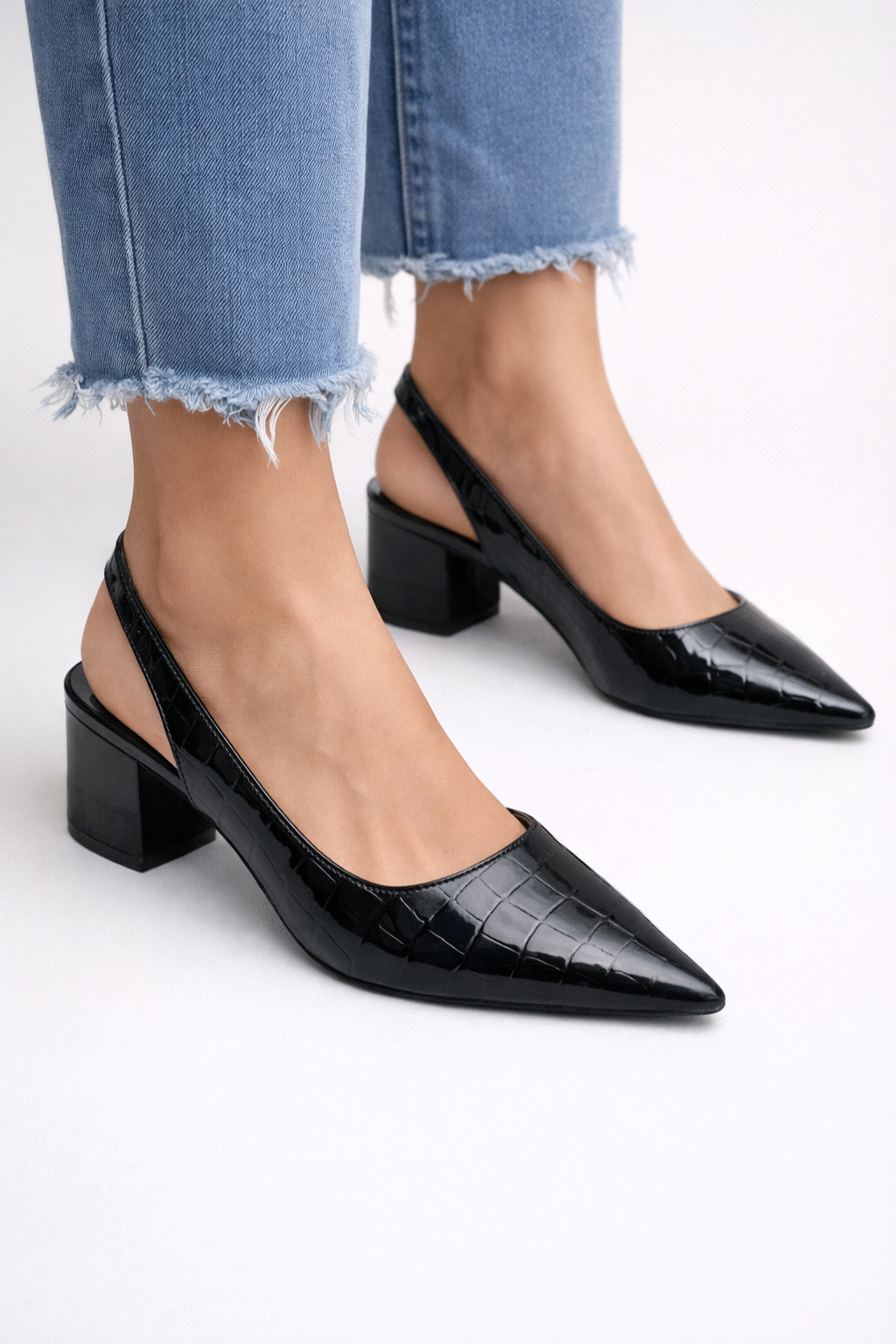 Sorvienne Women's Pointed Toe Slingback Low Heels in Black