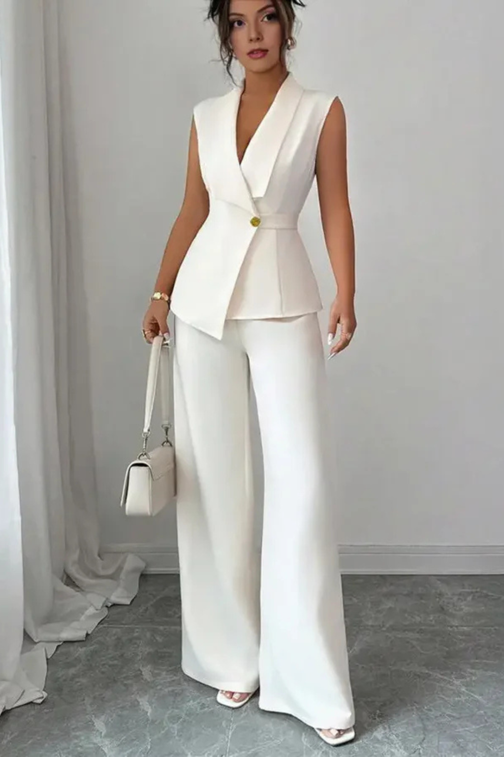 Sorvienne Women's Sleeveless Blazer Trouser Suit