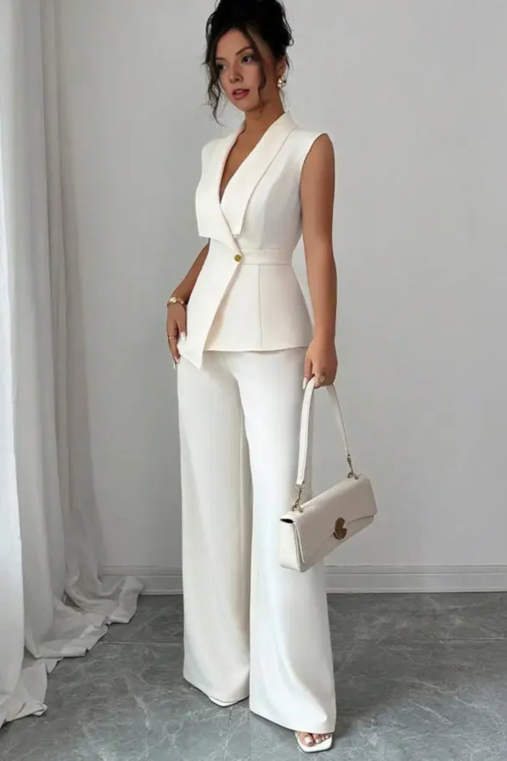 Sorvienne Women's Sleeveless Blazer Trouser Suit