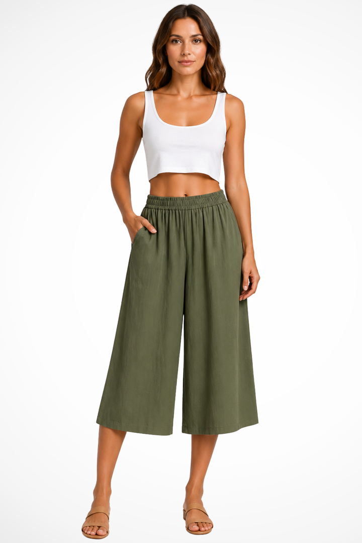 Sorvienne Women's Wide Leg Cropped Trousers in Green