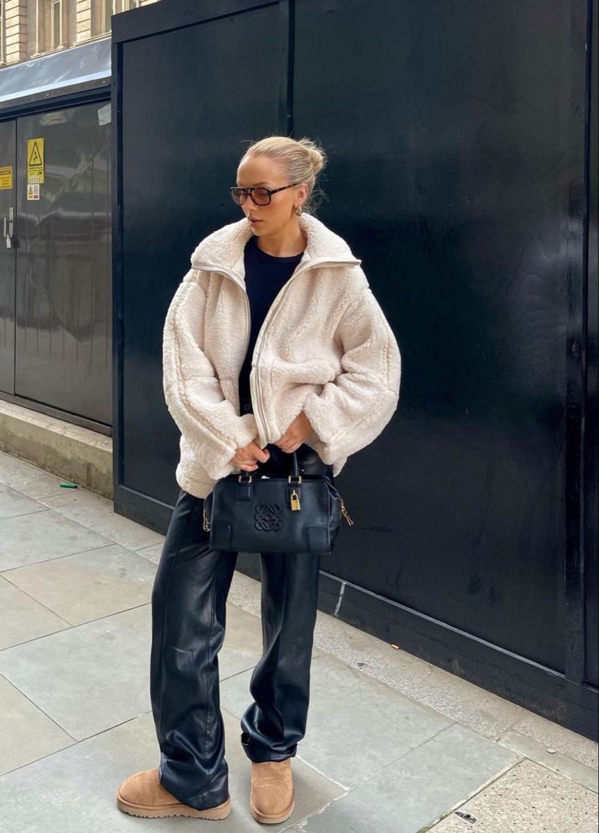 Sorvienne Oversized Zip Through Borg Jacket in Cream