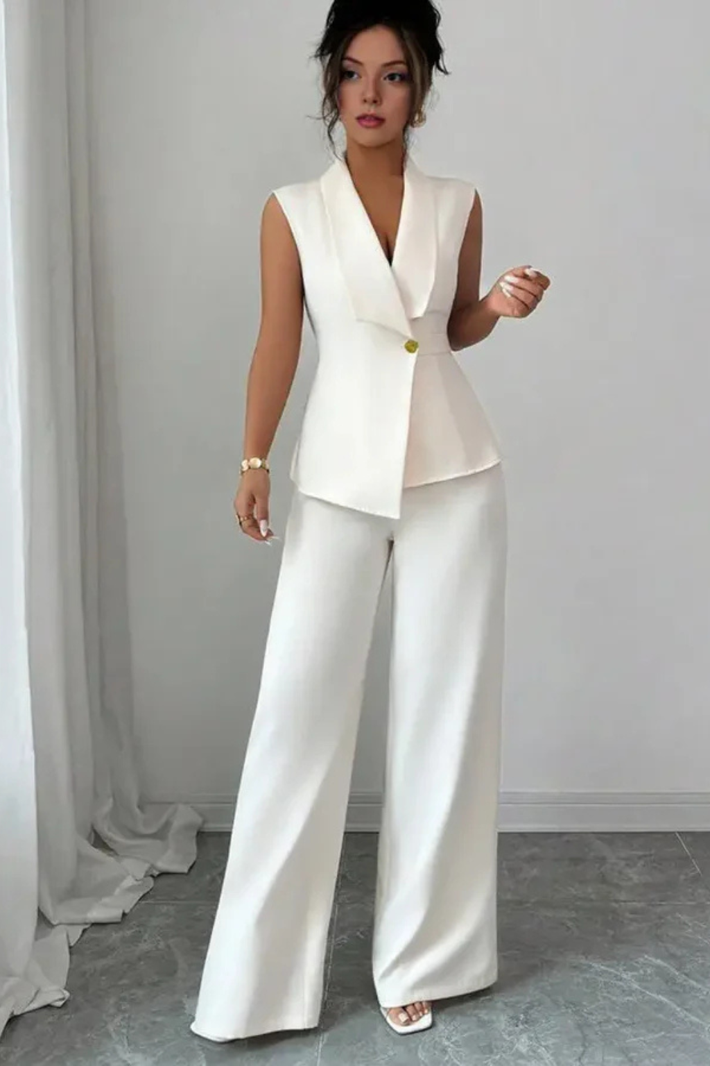 Sorvienne Women's Sleeveless Blazer Trouser Suit