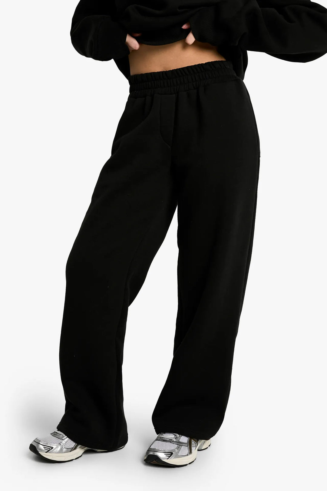 Sorvienne Relaxed Hoodie and Joggers Set in Black