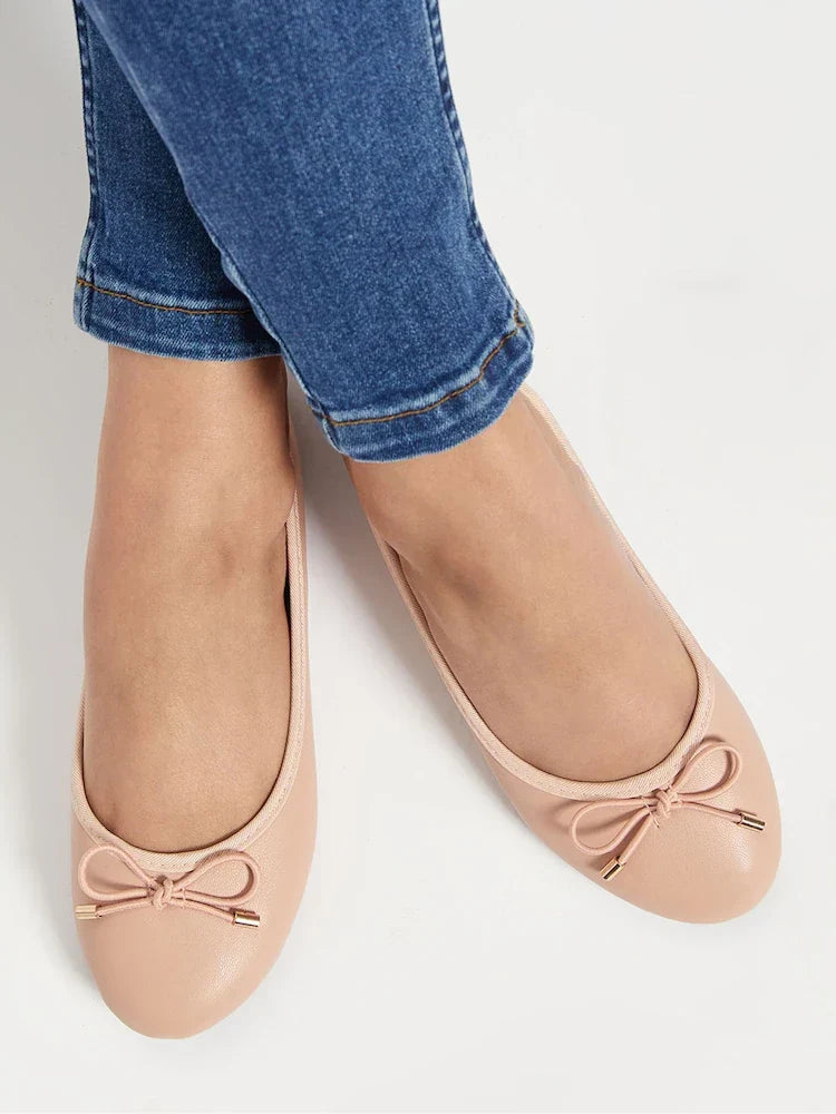 Sorvienne Round Toe Bow Ballet Pumps in Nude