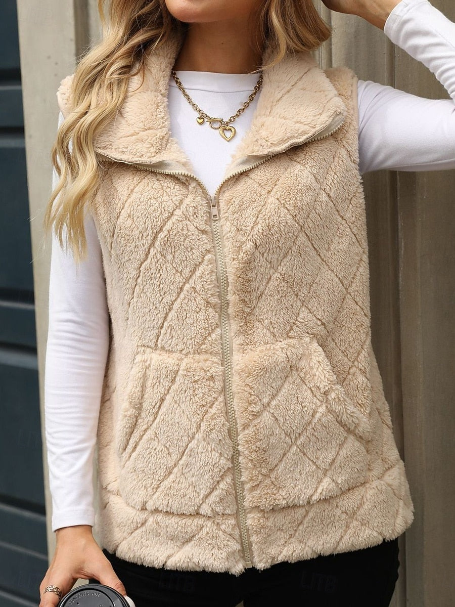 Sorvienne Relaxed Quilted Zip Borg Gilet in Beige