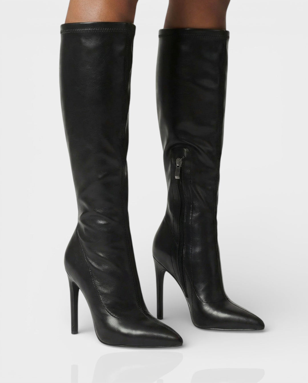 Sorvienne Pointed Stiletto Knee High Boots in Black