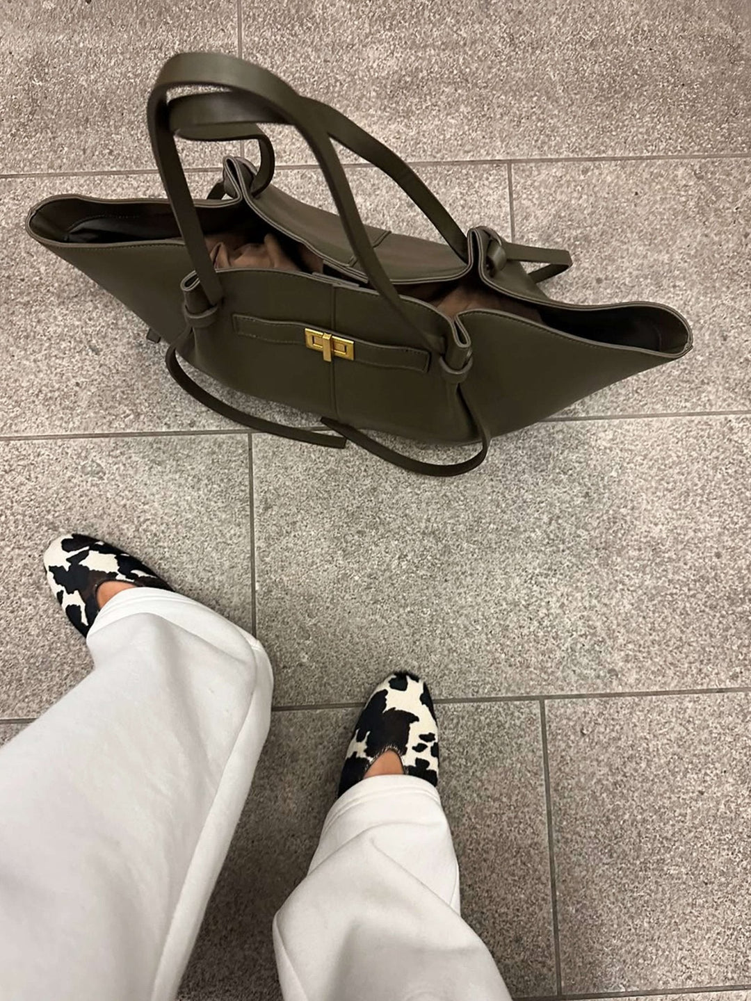 Sorvienne Structured Leather Look Shoulder Tote Bag in Olive